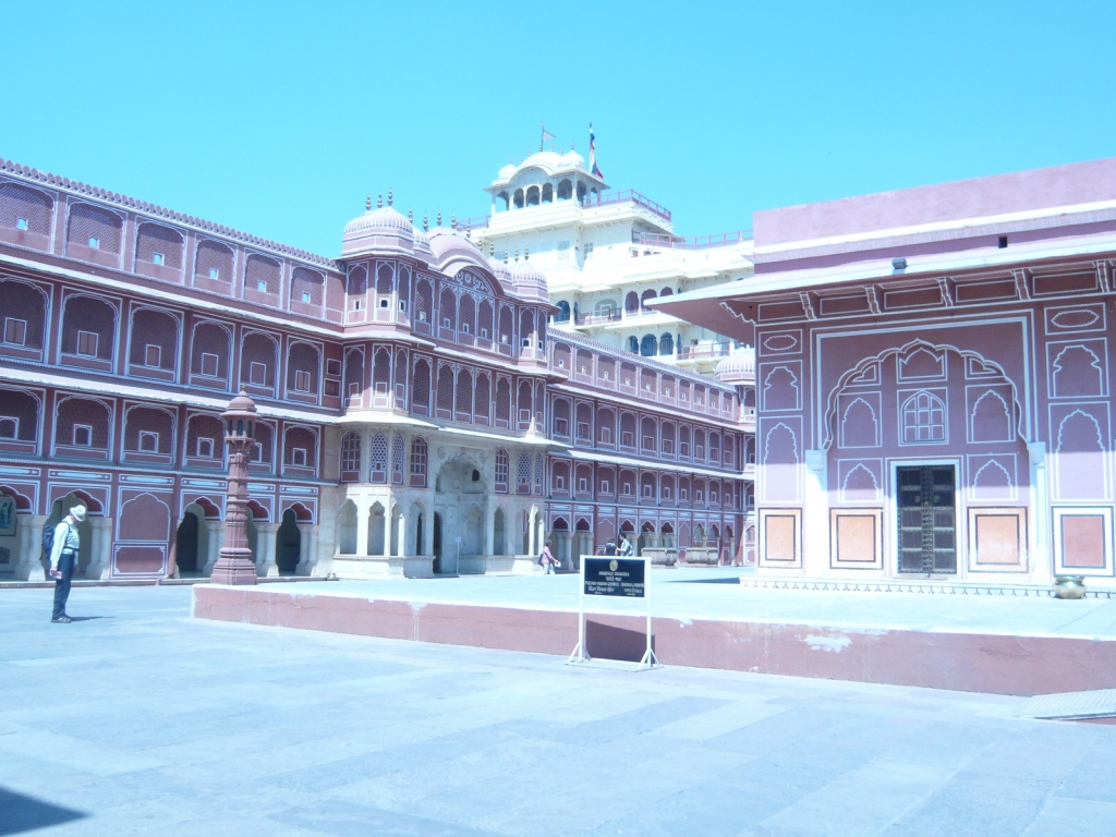 Day 6 - Walking Around City Palace : Jaipur, India (Mar'11) 9