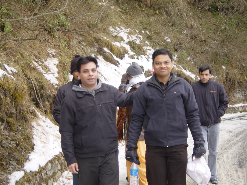Team Building Activities in Dhanaulti Snowfall : India (Dec'06) 1