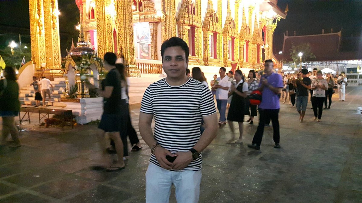 Paying Respect At Wat Thepleela Temple, Bangkok : Thailand (May'17) 1