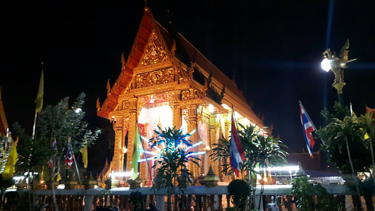 Paying Respect At Wat Thepleela Temple, Bangkok : Thailand (May'17) 7