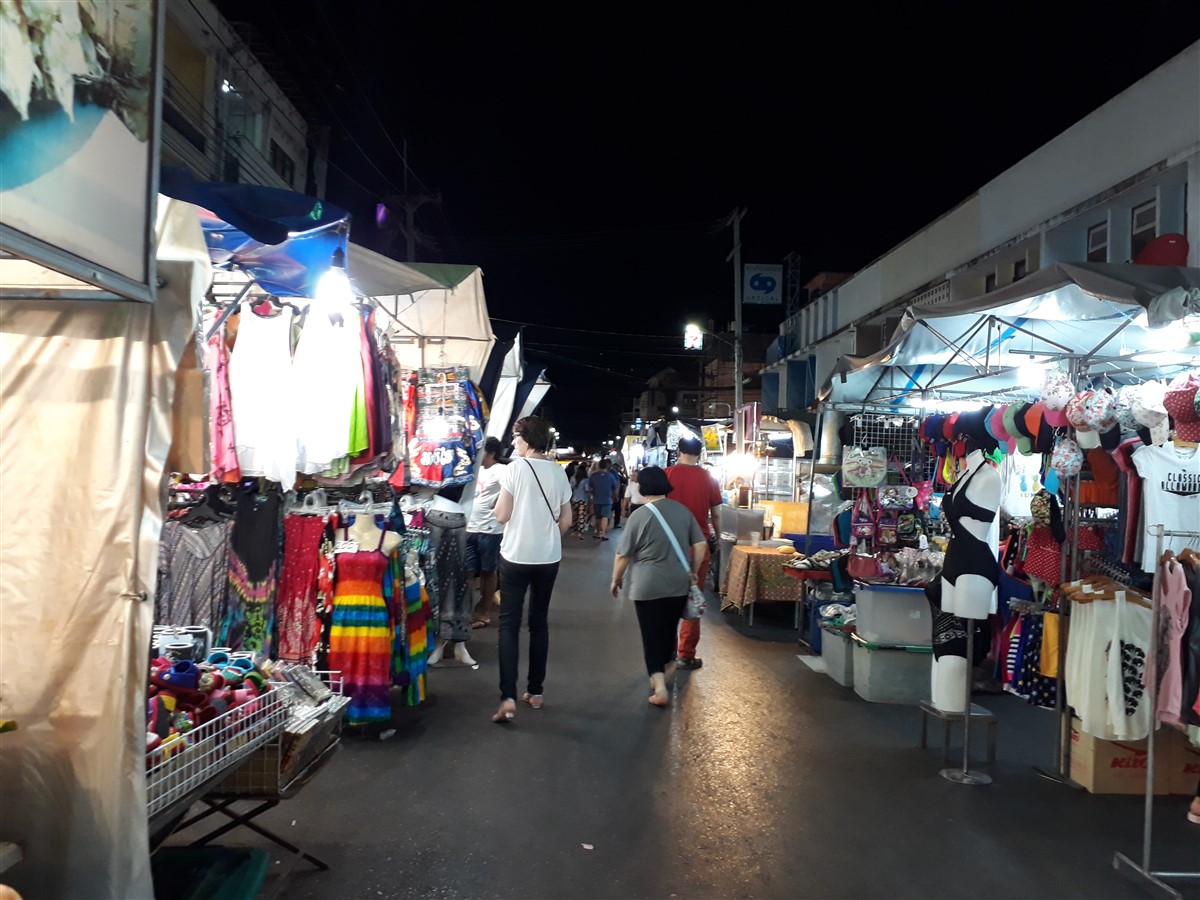 One Day Trip To Hua Hin & Night Market : Thailand (May'17) 11