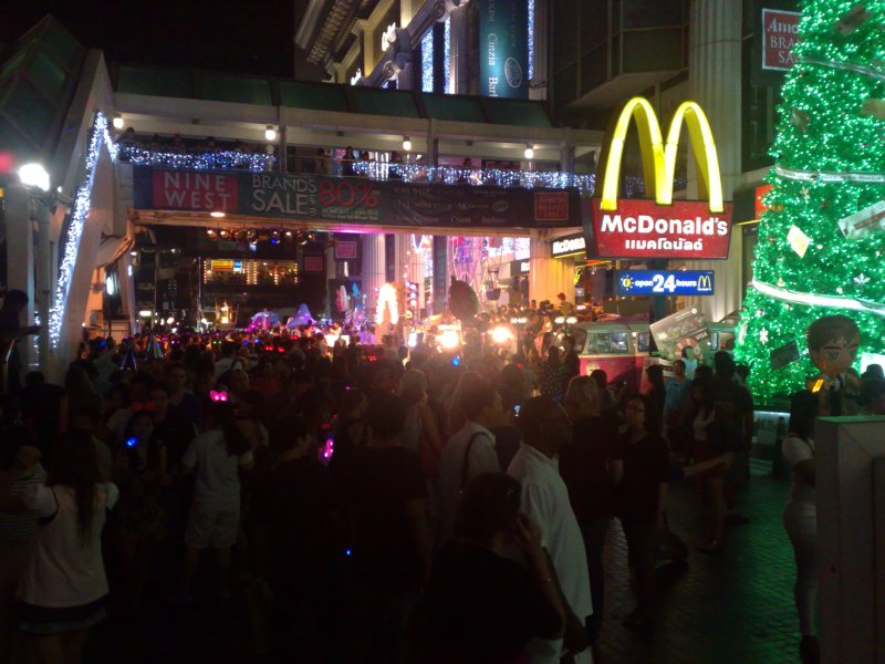Celebrating New Year in Bangkok : Thailand (Dec'11) 35