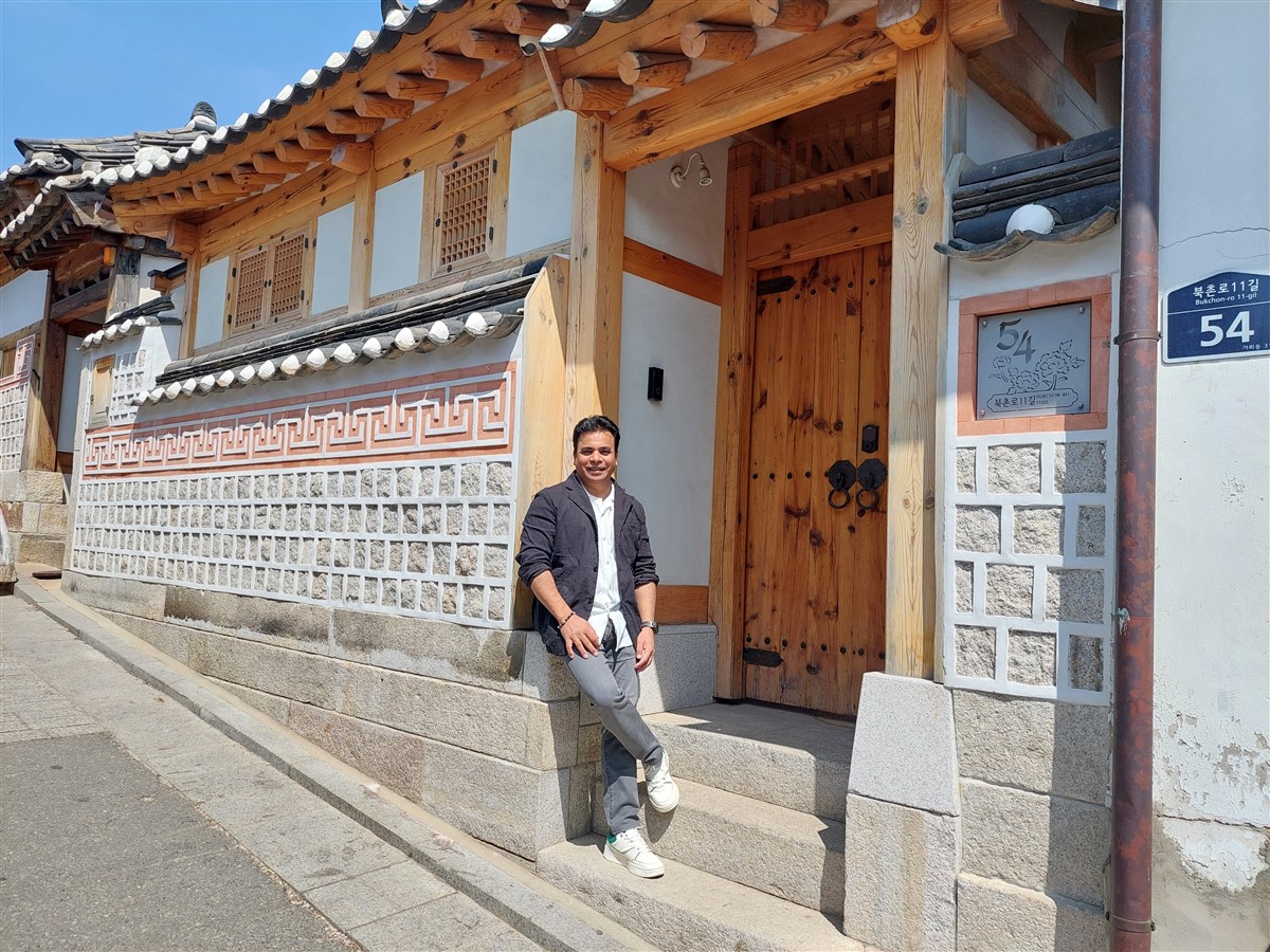 Day 3 - Bukchon Hanok Village, Yeouido Park & Hongdae Area : Seoul, South Korea (Apr'24) 12