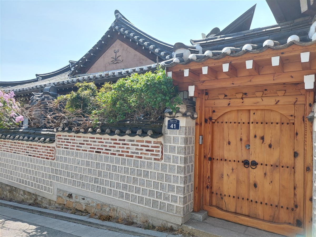 Day 3 - Bukchon Hanok Village, Yeouido Park & Hongdae Area : Seoul, South Korea (Apr'24) 16